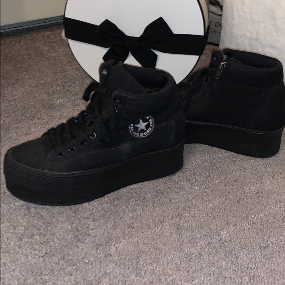 Platform converse ON HOLD